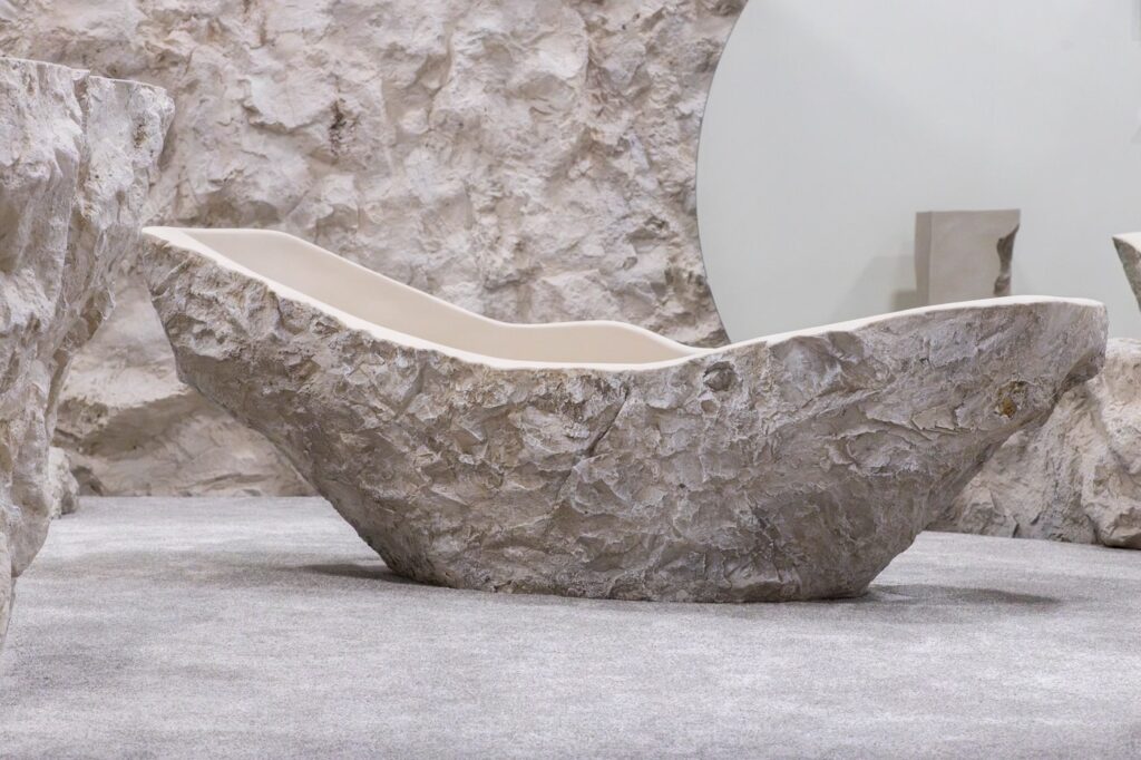 BATHTUB 1-min